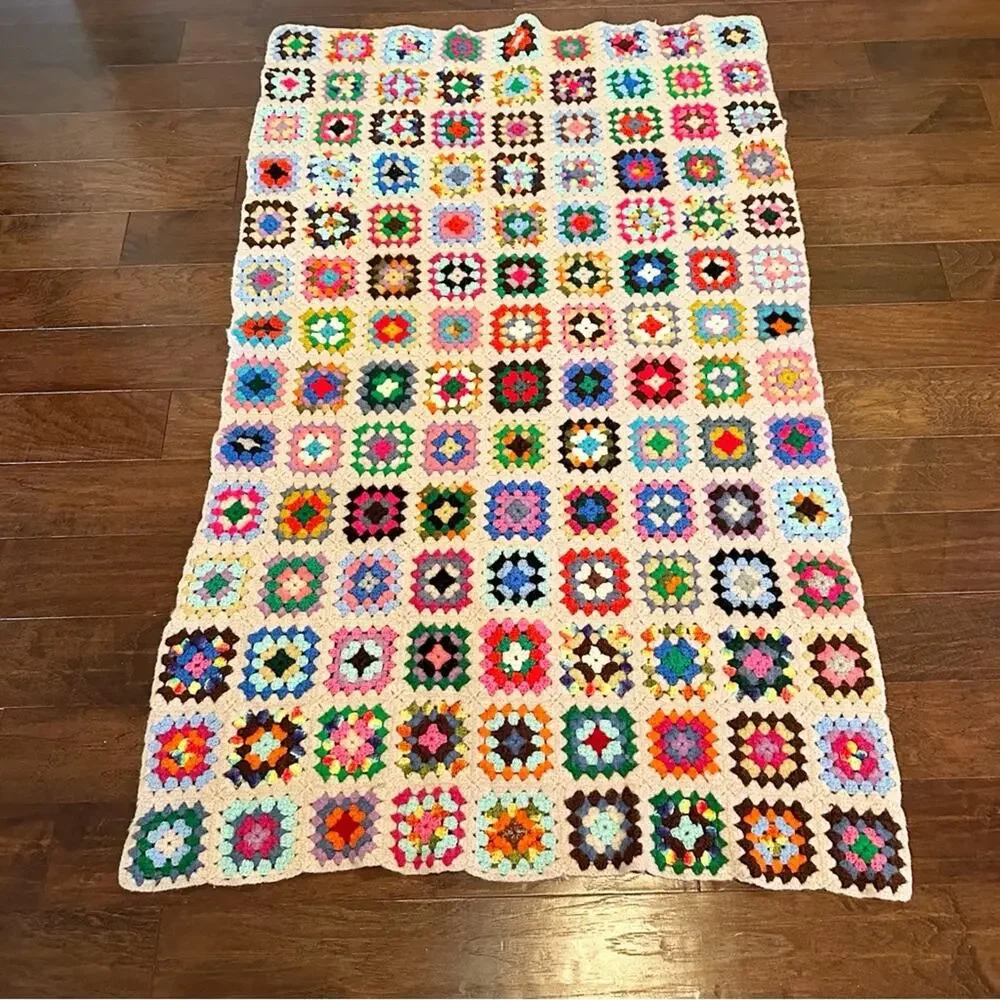 Large granny core blanket Afghan crochet knit hand made blanket Vintage VTG